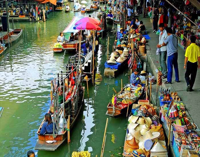 Night floating market